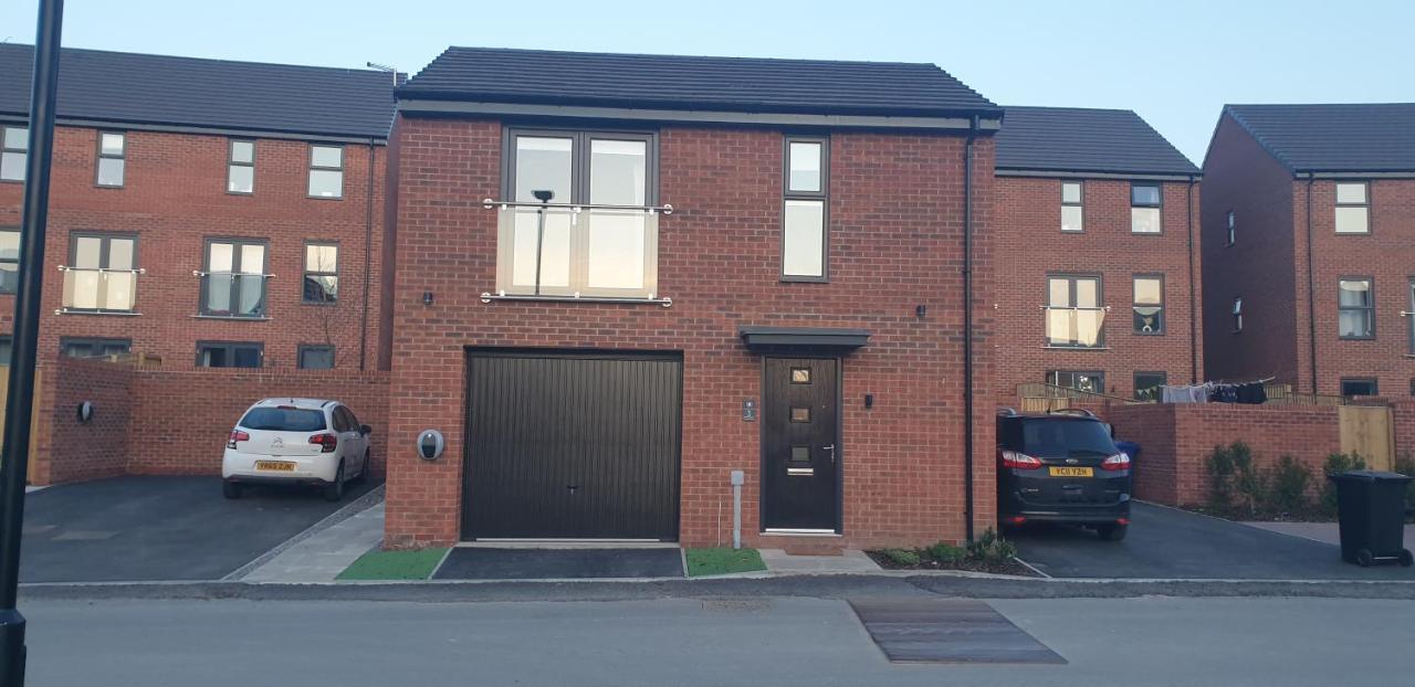 5 Star Luxury Small Cosy House With Lake View Doncaster Exterior foto